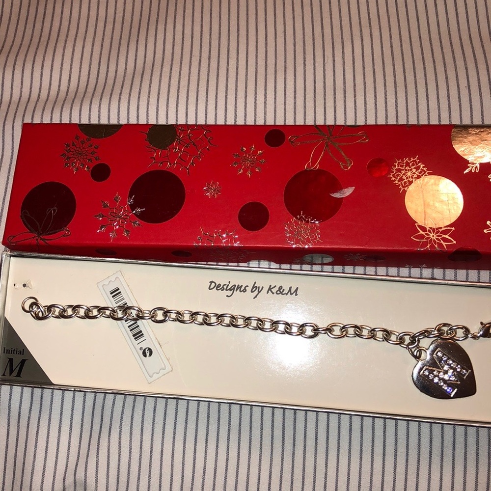 K & M HEART INITIAL "M" CHARM BRACELET 8"